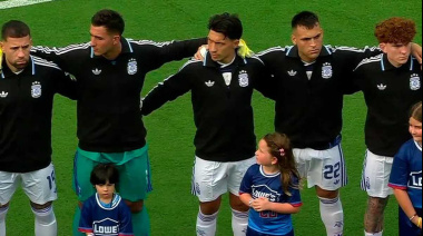 Insólito error en el amistoso de la Selección Argentina: ¡pusieron a Los Palmeras en vez del Himno!
