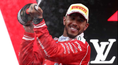 Lewis Hamilton ganó en el Gran Premio de Barcelona y logró su primera victoria con la escudería Ferrari