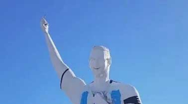 Furor total por Lionel Messi: inauguran una colosal estatua en Cutral Có para homenajearlo