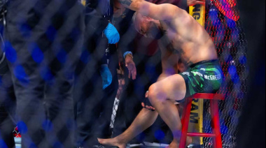 “El mayor fraude en la historia de la UFC”: Conor McGregor volvió al octágono, se lesionó y le pidió al árbitro detener la pelea