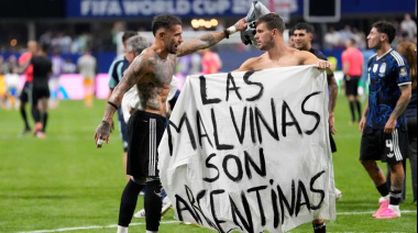 Qué sanción podría recibir la Selección argentina por mostrar una bandera de las Islas Malvinas tras eliminar a Inglaterra