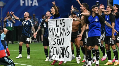 Develaron qué jugador de la Selección argentina es amigo del dueño de la bandera de las Malvinas