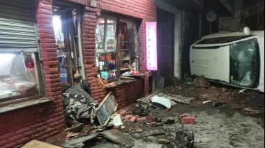 Mar del Plata: una camioneta volcó a toda velocidad, atropelló a cinco personas y una de ellas murió
