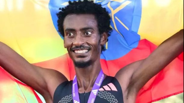 Yomif Kejelcha impuso un récord mundial en la Media Maratón de Buenos Aires