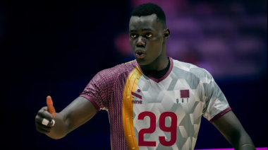 Tiene 13 años, mide más de dos metros y ya juega en la selección mayor: quién es la nueva sensación del vóley mundial