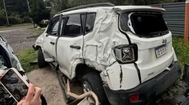 "Estaba medio escabio": se grabó manejando a 140 km/h, chocó contra un poste y destruyó la camioneta