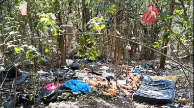 Macabro hallazgo en Villa Gobernador Gálvez: fotos de niñas y muñecos de bebés en una reserva natural