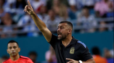 La respuesta de Walter Samuel cuando le preguntaron por su continuidad en el cuerpo técnico de Scaloni