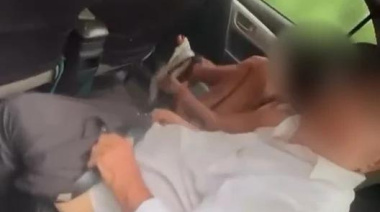 Docente denunció que encontró a una niña con los pantalones desprendidos dentro de un taxi junto a un hombre