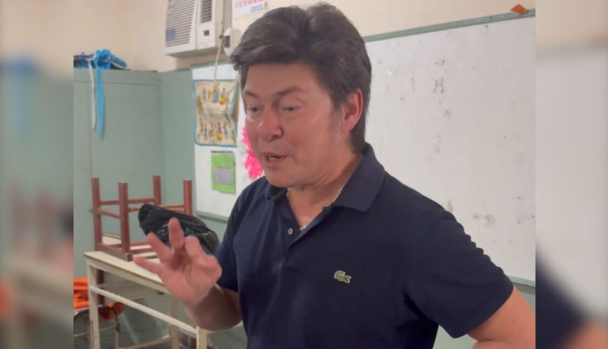 Elecciones en Corrientes: Lisandro Almirón, candidato a gobernador, se grabó en el cuarto oscuro y generó polémica