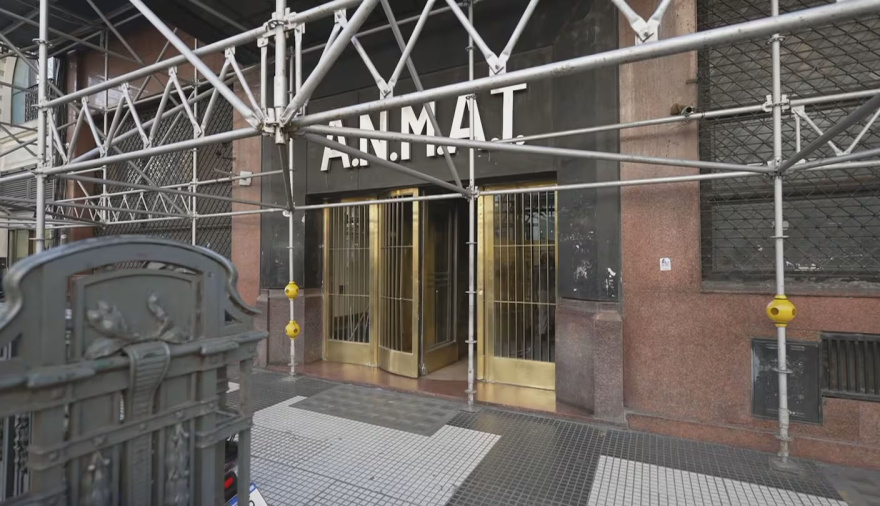 Fentanilo contaminado: la Justicia secuestró una computadora de la ANMAT y allanó la casa de 7 funcionarios