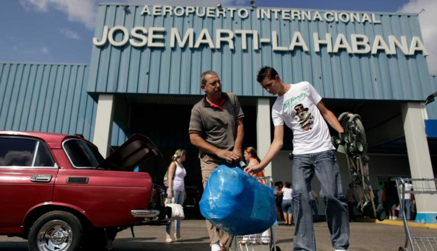 Cuba advirtió que se quedó sin combustible para las aerolíneas internacionales que operan en la isla