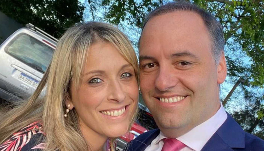 Manuel Adorni justificó el viaje de su esposa en el avión presidencial: “Vengo a deslomarme a Nueva York”