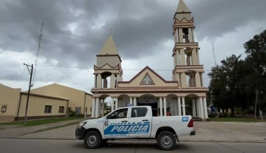 Conmoción en Chaco: investigan si una mujer abandonó a su bebé en la puerta de una iglesia