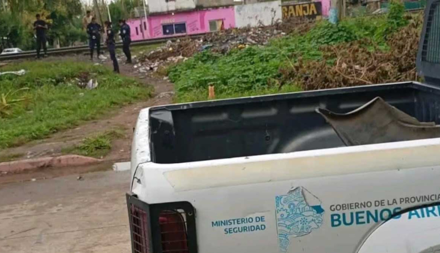 Horror en José C. Paz: hallaron el cuerpo de una beba abandonada cerca de las vías del tren