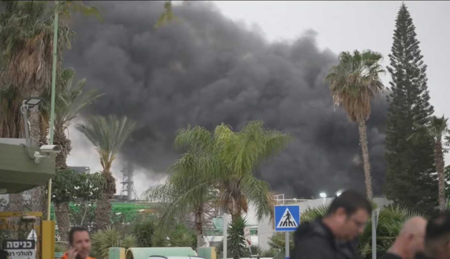 Irán bombardeó una planta química en Israel y hay posible fuga tóxica