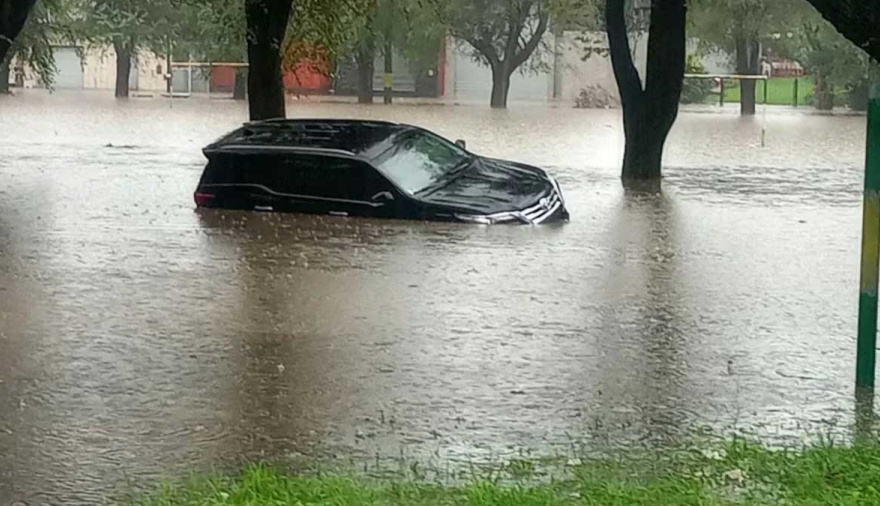 Calles colapsadas, inundaciones y caos: así fue el temporal que azotó a Mar del Plata en 7 minutos