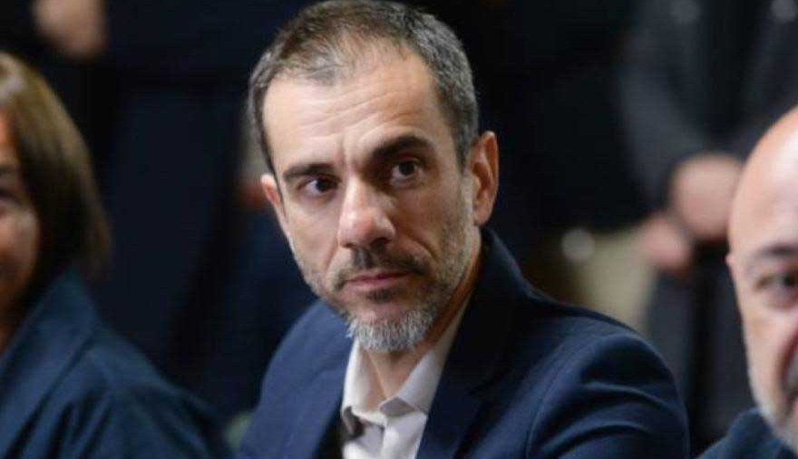 Millonaria sanción contra Petrecca por triangulación de fondos públicos para comprar luminarias sin licitación
