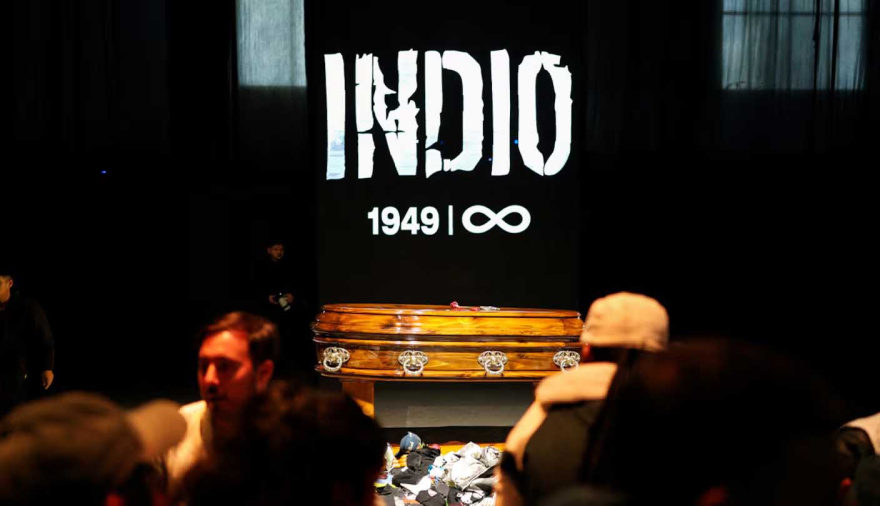 Velatorio del Indio Solari: se conoció la primera foto de la capilla ardiente en el polideportivo Gatica
