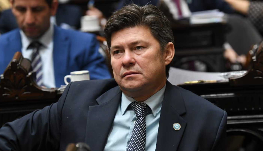 Un diputado libertario tomó distancia de la DDJJ de Adorni: “Solo pondría las manos en el fuego por Milei”