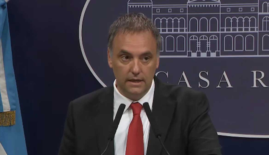 Manuel Adorni renunció a su cargo como jefe de Gabinete en medio de la investigación judicial