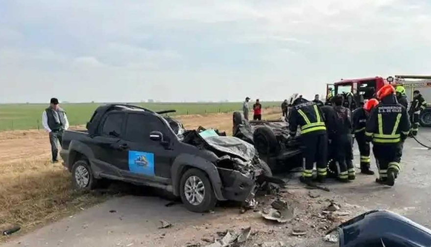 Choque fatal: tres muertos y dos heridos graves tras una colisión entre tres vehículos