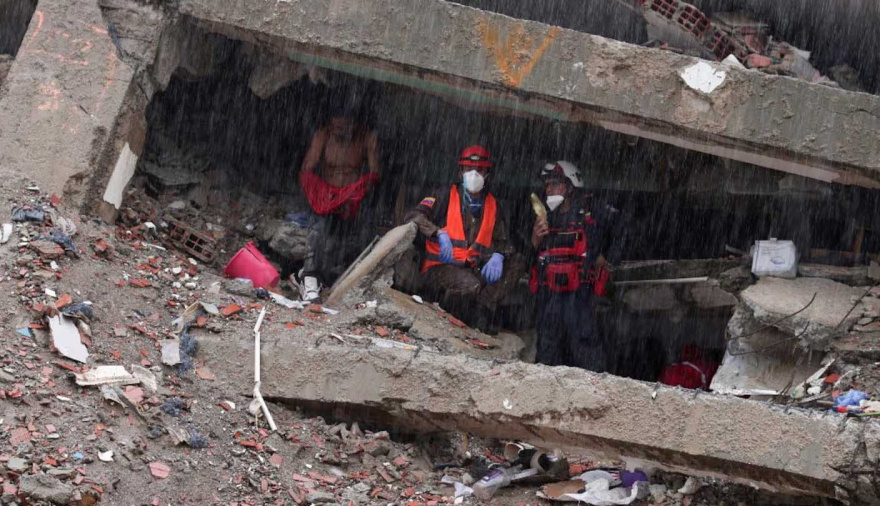 Encontraron otros 157 cuerpos en Venezuela y ya son 4490 las víctimas fatales por los terremotos