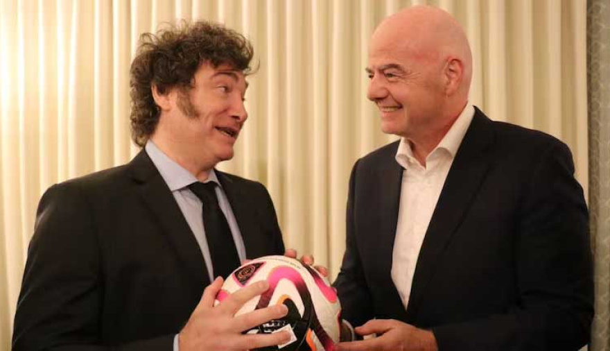 La charla de Milei con Infantino, las negociaciones por la recibida de la Selección y la final que se juega en la Justicia
