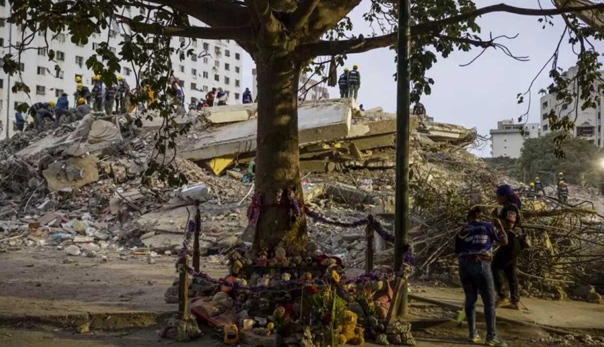 Venezuela supera los 5.000 fallecidos por el terremoto mientras busca fondos para una ardua reconstrucción