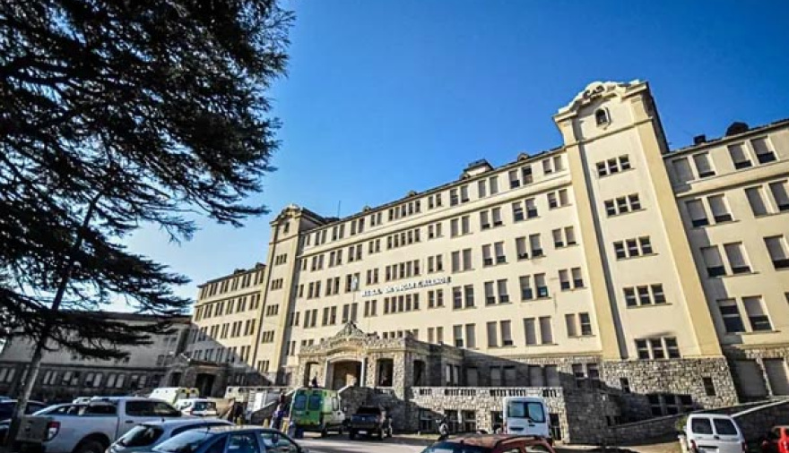 Encontraron a un enfermero muerto en un hospital de Mar del Plata: tenía una jeringa clavada