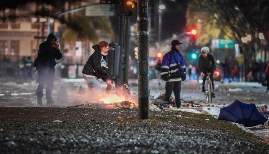 El Gobierno presentó una denuncia penal por los incidentes frente al Congreso durante la marcha contra la Ley de Propiedad Privada