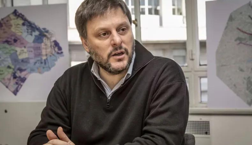 Leandro Santoro presentó un proyecto para frenar el hostigamiento a los deudores