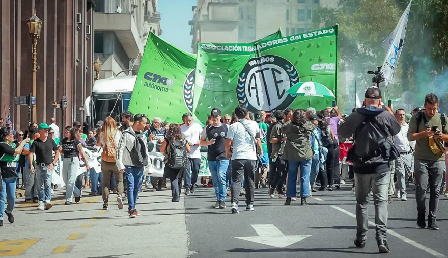 Gremios y organizaciones sociales se manifestarán esta semana por el endeudamiento y la situación de los jubilados