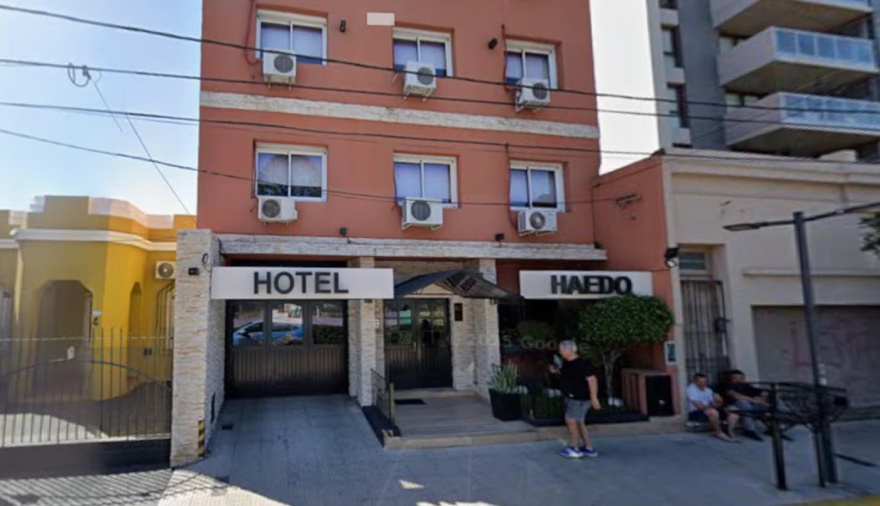 Misterio en un hotel de Haedo: encontraron muerto a un huésped junto a una amoladora encendida