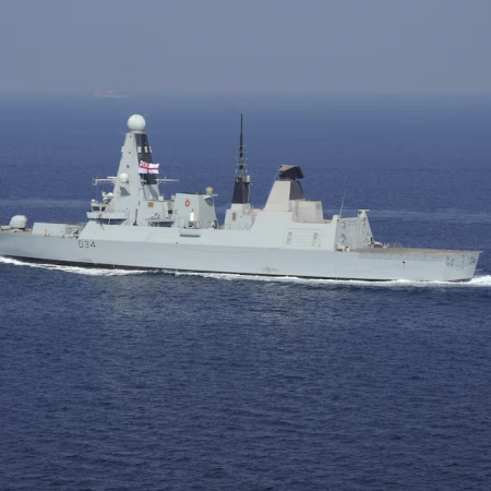 El régimen de Irán interceptó un destructor británico que se movilizaba en apoyo a Israel