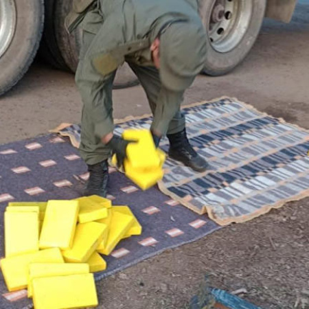 Gendarmería incautó 172 Kilos de cocaína oculta en un camión con destino a Corrientes