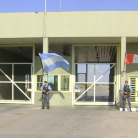 Aberrante: acusan a un chofer de aplicaciones de violar a 3 nenas de su familia y creen que hay más víctimas