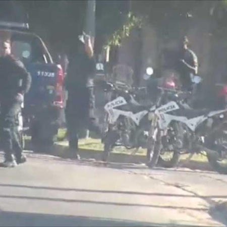 Máxima tensión en Córdoba: arrojaron una granada a un patrullero en un operativo policial