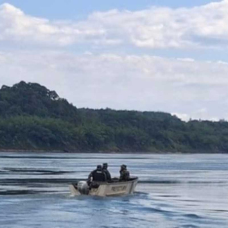 Encontraron un cuerpo atado y con la cabeza tapada a orillas del río Paraná en Misiones
