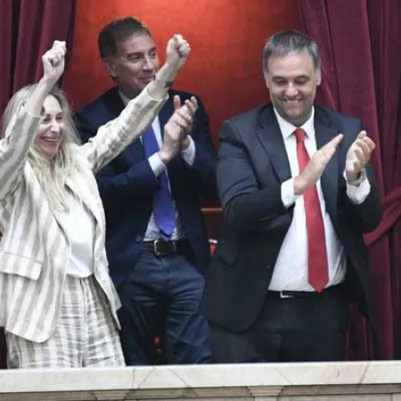 Diputados aprobó la Reforma Laboral: Karina Milei, Manuel Adorni y Diego Santilli festejaron desde un palco