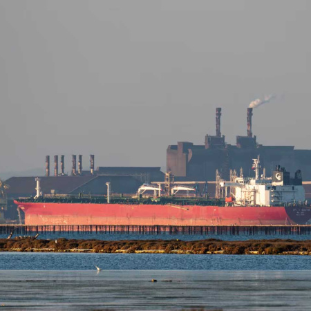 Guerra en Medio Oriente: el petróleo baja casi 9% y perforó los US$100 luego del anuncio de Trump