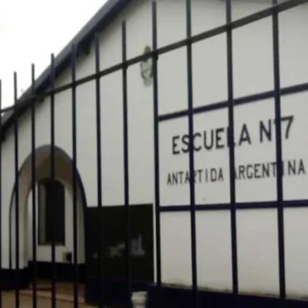 Detuvieron a un portero acusado de abusar de una nena de 6 años en el baño de una escuela