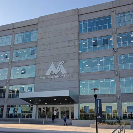 Detuvieron en Mendoza a un hombre acusado de haber filmado y abusado de una nena de 13 años con la que vivía