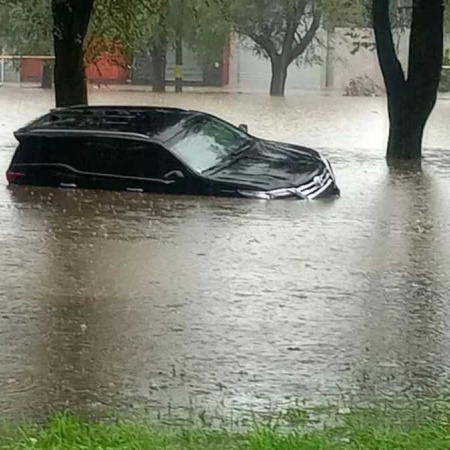 Calles colapsadas, inundaciones y caos: así fue el temporal que azotó a Mar del Plata en 7 minutos