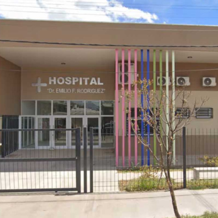 Una mujer se hizo pasar por médica y trabajó en hospitales de Chaco durante meses: la denunciaron y se escapó