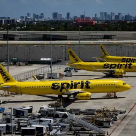 Spirit Airlines anunció el cese de operaciones y canceló todos sus vuelos