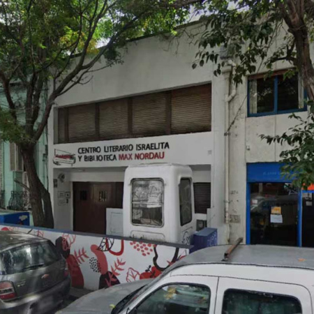 Ataque antisemita en La Plata: tiraron una bomba molotov contra el Centro Literario Israelita