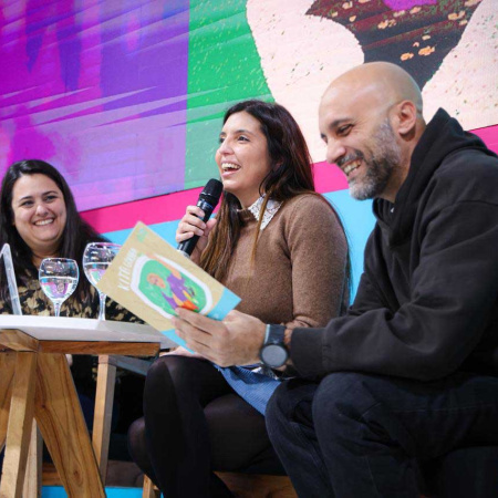 La Provincia presentó un libro sobre soberanía alimentaria y homenajeó la trayectoria de Kita Gorban