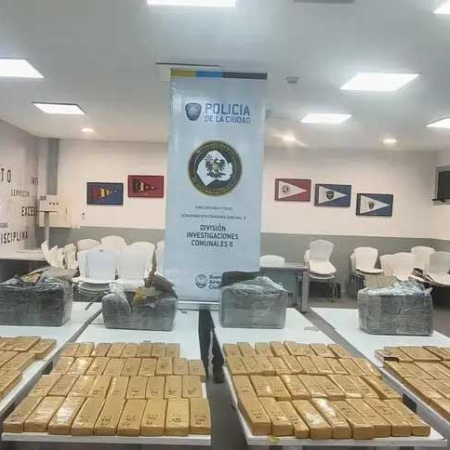 Trató de sobornar a la policía y luego confesó que llevaba más de 100 kilos de marihuana