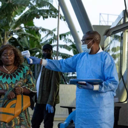 Brote de ébola en África: EE.UU. anunció controles en aeropuertos tras el contagio de un estadounidense